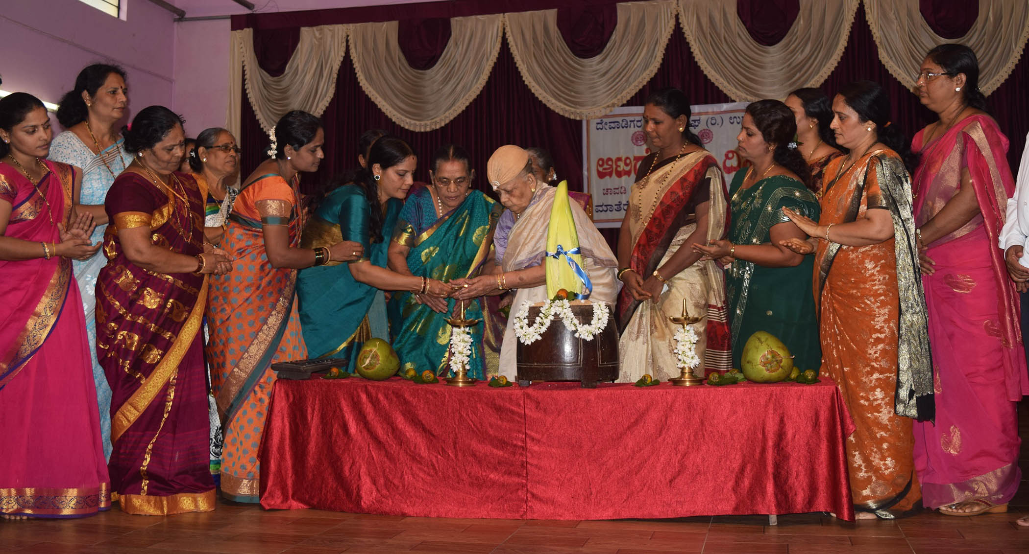 ದೇವಾಡಿಗ ಮಹಿಳೆಯರಿಂದ ಆಟಿಡೊಂಜಿ ದಿನ ಆಚರಣೆ